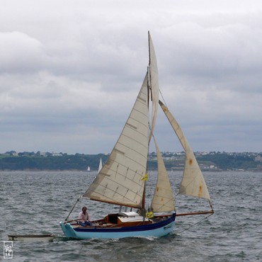 Small boat - Petit bateau