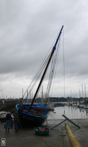 La Bergère leaning to port side - La Bergère penchée du côté bâbord