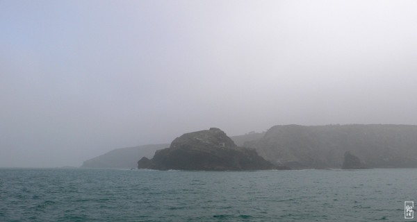 Capucins fort in the mist - Fort des Capucins dans la brume