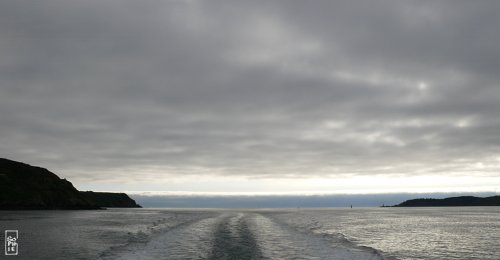 Goulet and linear clouds - Goulet et nuages linéaires