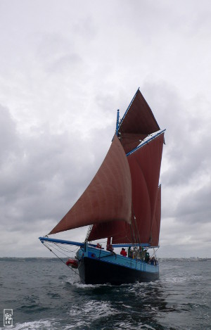 Notre-Dame de Rumengol sailing towards us - Notre-Dame de Rumengol naviguant vers nous