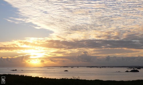 Sunset west of Ouessant - Coucher de soleil à l’ouest d’Ouessant