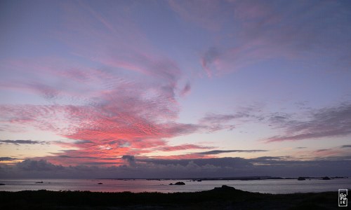 Sunset west of Ouessant - Coucher de soleil à l’ouest d’Ouessant