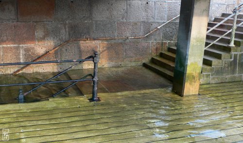 Flooded quay - Quai sous l’eau