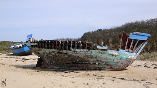 Abandoned boats - Bateaux abandonnés