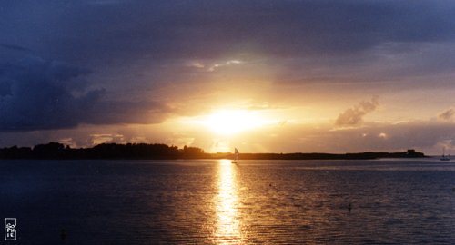 Sunset and sail - Couchant et voile