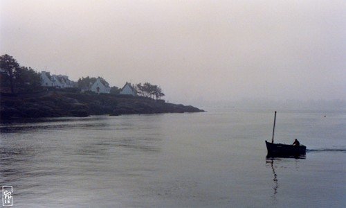 Lonely Fisherman - Pêcheur Solitaire