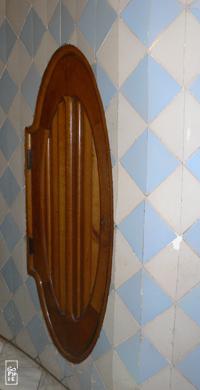 Oval cupboard - Placard ovale