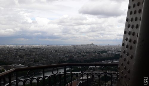 View from the Eiffel tower : Sacré Cæur - Vue de la tour Eiffel : Sacré Cæur