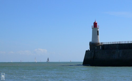 Harbour lantern - Feu d’entrée du port