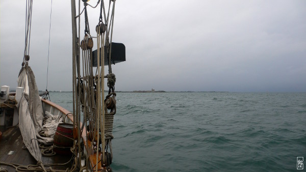 Arriving in Saint-Vaast-la-Hougue - Arrivée à Saint-Vaast-la-Hougue