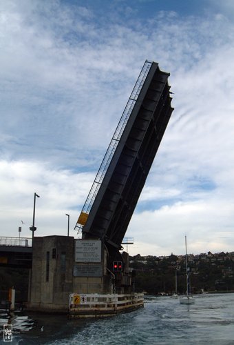 Spit bridge