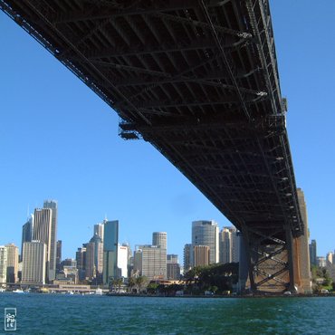 Under the Harbour Bridge - Sous le pont Harbour Bridge